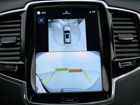 Certified 2025 Volvo XC90 B6 Plus AWD/4WD image 34
