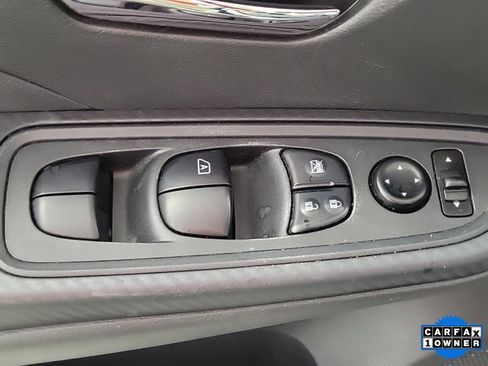 Used 2023 Nissan Versa SV image 14