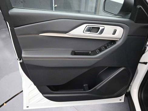 New 2026 Ford Explorer Active image 23