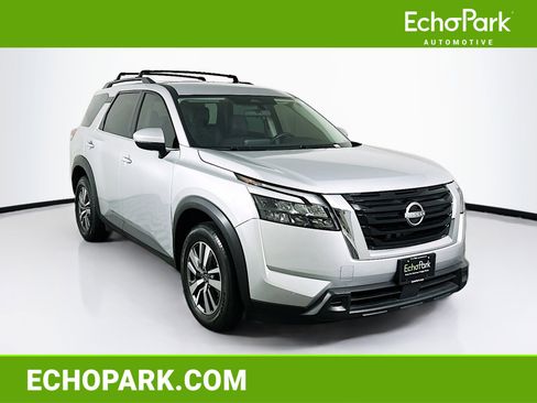Used 2023 Nissan Pathfinder SV AWD/4WD image 1
