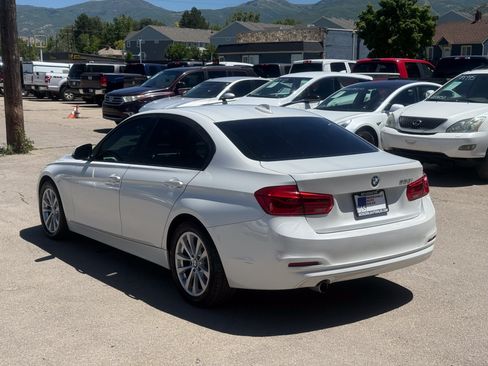 Used 2018 BMW 320i Sedan RWD image 6
