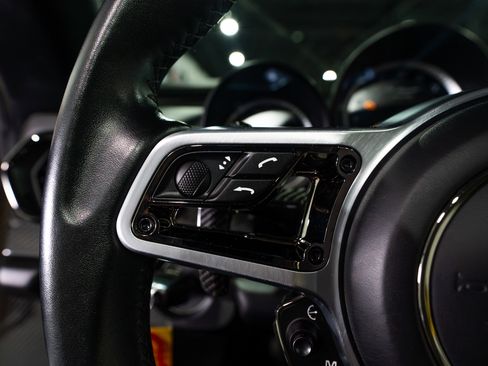 Used 2015 Porsche 918 Spyder image 23