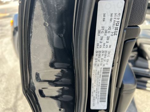 Used 2019 Jeep Grand Cherokee Limited image 29