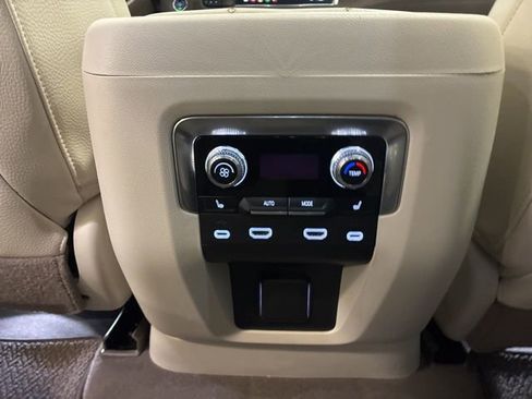 Used 2021 GMC Yukon Denali w/ Denali Premium Package image 24