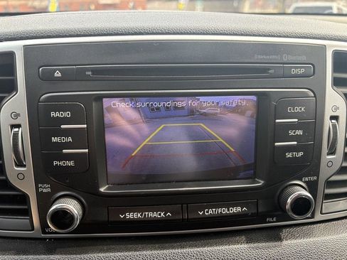 Used 2018 Kia Sportage LX image 17