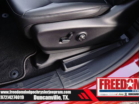 New 2026 Chrysler Pacifica Select image 36