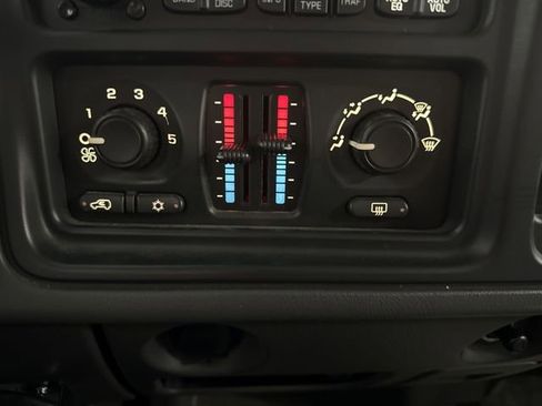 Used 2004 Chevrolet Silverado 2500 LS w/ Snow Plow Prep Package image 7