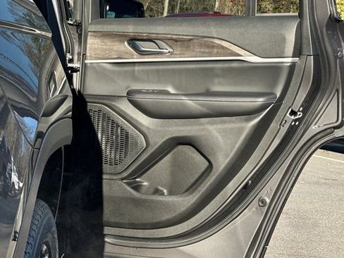 New 2025 Jeep Grand Cherokee Limited image 16