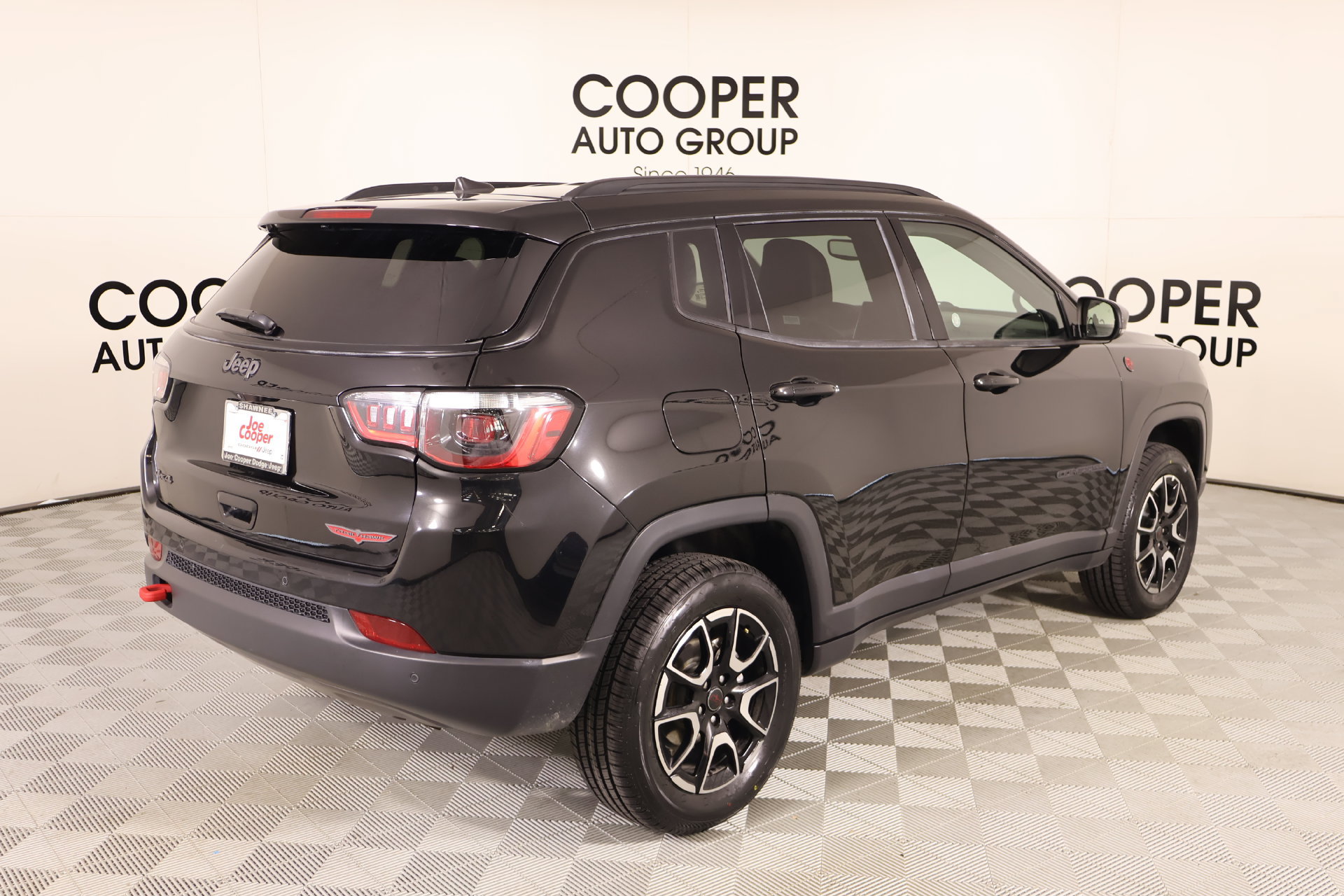 Used 2025 Jeep Compass Trailhawk AWD/4WD image 19
