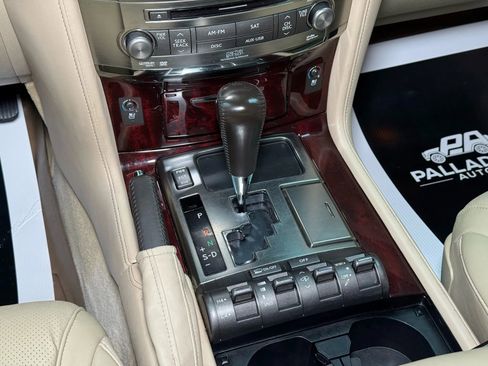 Used 2011 Lexus LX 570 4WD w/ Luxury Pkg image 29