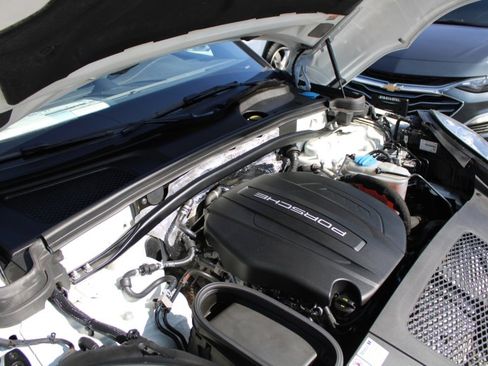 Used 2018 Porsche Macan image 25