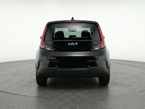 Used 2025 Kia Soul LX w/ LX Technology Package FWD image 7