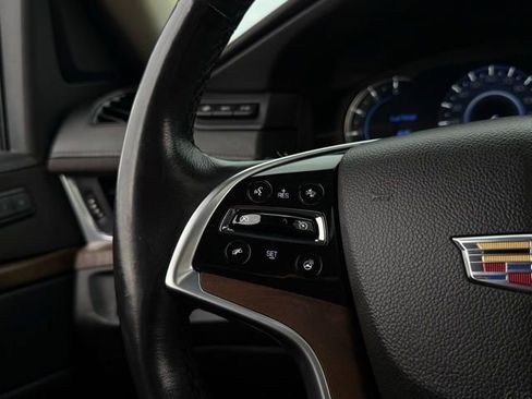 Used 2019 Cadillac Escalade Premium Luxury image 12