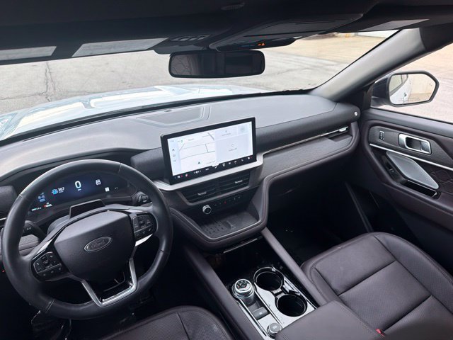 Used 2025 Ford Explorer Platinum w/ Ultimate Package AWD/4WD image 21