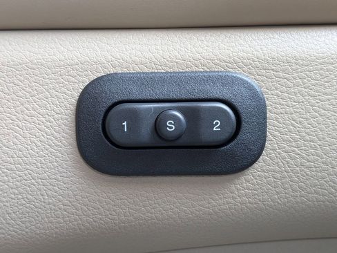 Used 2020 Jeep Grand Cherokee Overland image 34