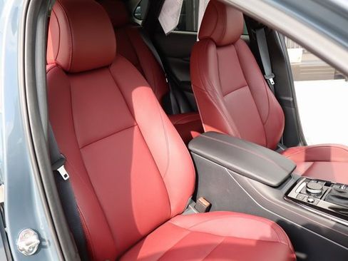 Certified 2025 MAZDA CX-30 AWD 2.5 S w/ Preferred Package image 12