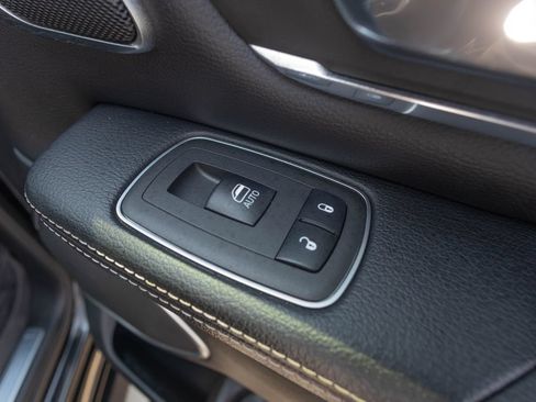 Used 2019 RAM 1500 Laramie AWD/4WD image 45