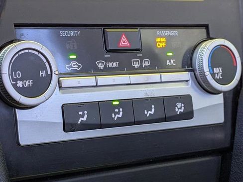 Used 2014 Toyota Camry SE image 10