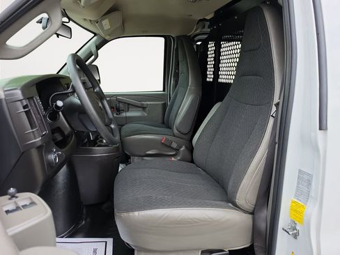 Used 2024 GMC Savana 2500 w/ Driver Convenience Package RWD image 9