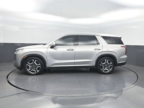 Used 2025 Hyundai Palisade SEL FWD image 2