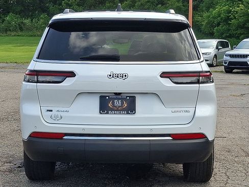 Used 2023 Jeep Grand Cherokee L Limited AWD/4WD image 23