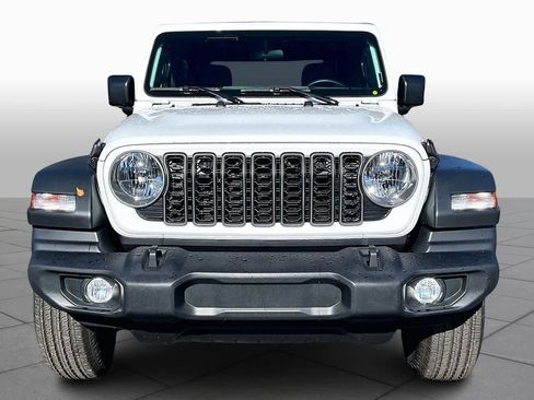 Used 2025 Jeep Wrangler Sport image 3