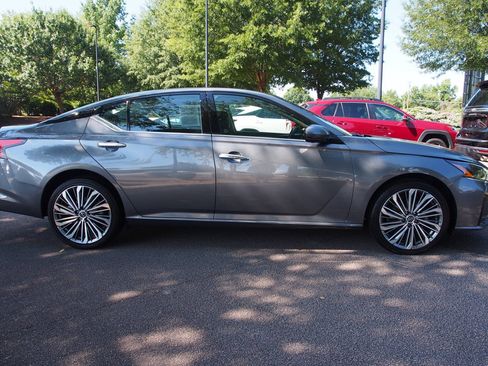 Used 2024 Nissan Altima 2.5 SL AWD/4WD image 8