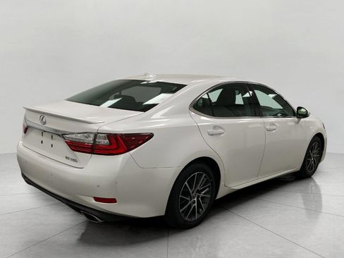 Used 2017 Lexus ES 350 w/ Luxury Package image 4