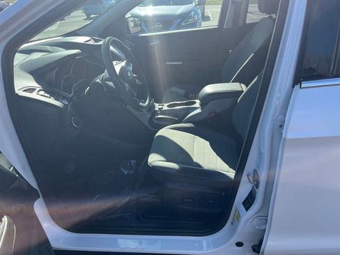 Used 2016 Ford Escape SE w/ Equipment Group 201A image 19