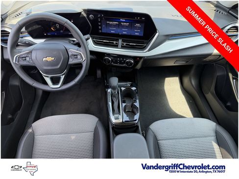 Used 2025 Chevrolet Trax LT w/ Driver Confidence Package FWD image 10