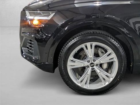 Used 2022 Audi Q8 Premium Plus image 30