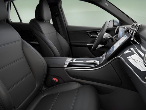 Used 2026 Mercedes-Benz GLC 300 image 39