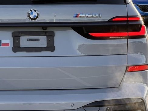 Used 2025 BMW X7 M60i w/ Climate Comfort Package image 6