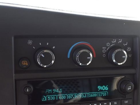 New 2025 Chevrolet Express 2500 Work Van w/ Driver Convenience Package image 24