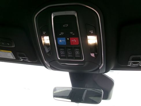 New 2026 Jeep Grand Cherokee L Limited w/ Limited Altitude Package AWD/4WD image 16