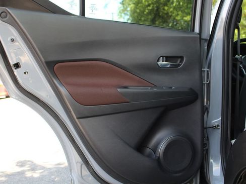 Used 2023 Nissan Kicks SR FWD image 13