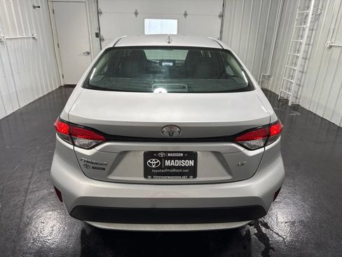Used 2020 Toyota Corolla LE FWD image 35