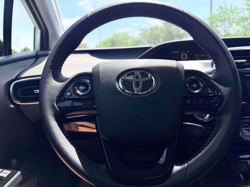 Used 2019 Toyota Prius XLE AWD/4WD image 16