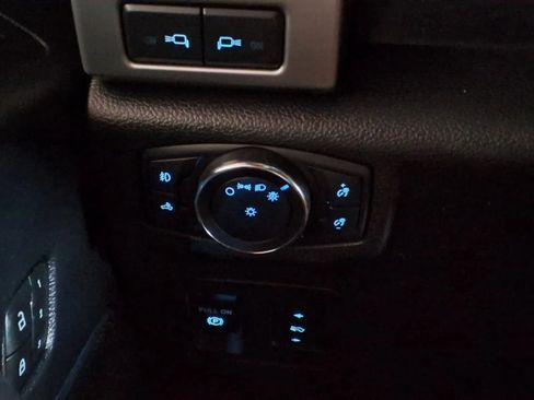 Used 2019 Ford F150 Platinum w/ Equipment Group 701A Luxury AWD/4WD image 31