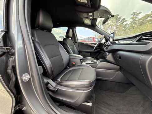 Used 2025 Ford Escape ST-Line image 10