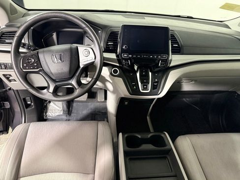 Used 2018 Honda Odyssey EX image 11