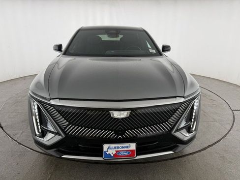Used 2025 Cadillac Lyriq Luxury RWD image 2