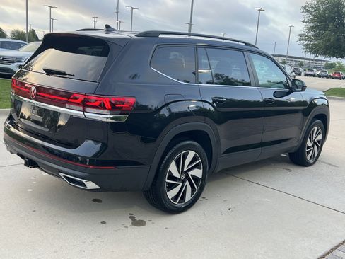 Certified 2024 Volkswagen Atlas SE FWD image 10