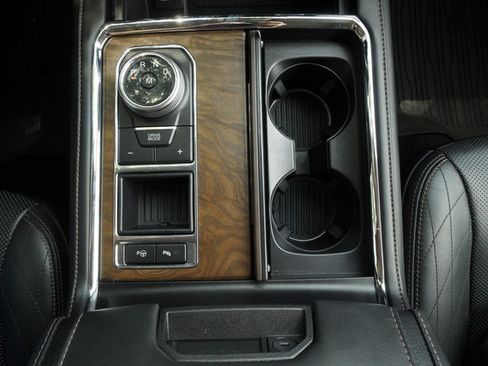 Used 2019 Ford Expedition Platinum RWD image 20