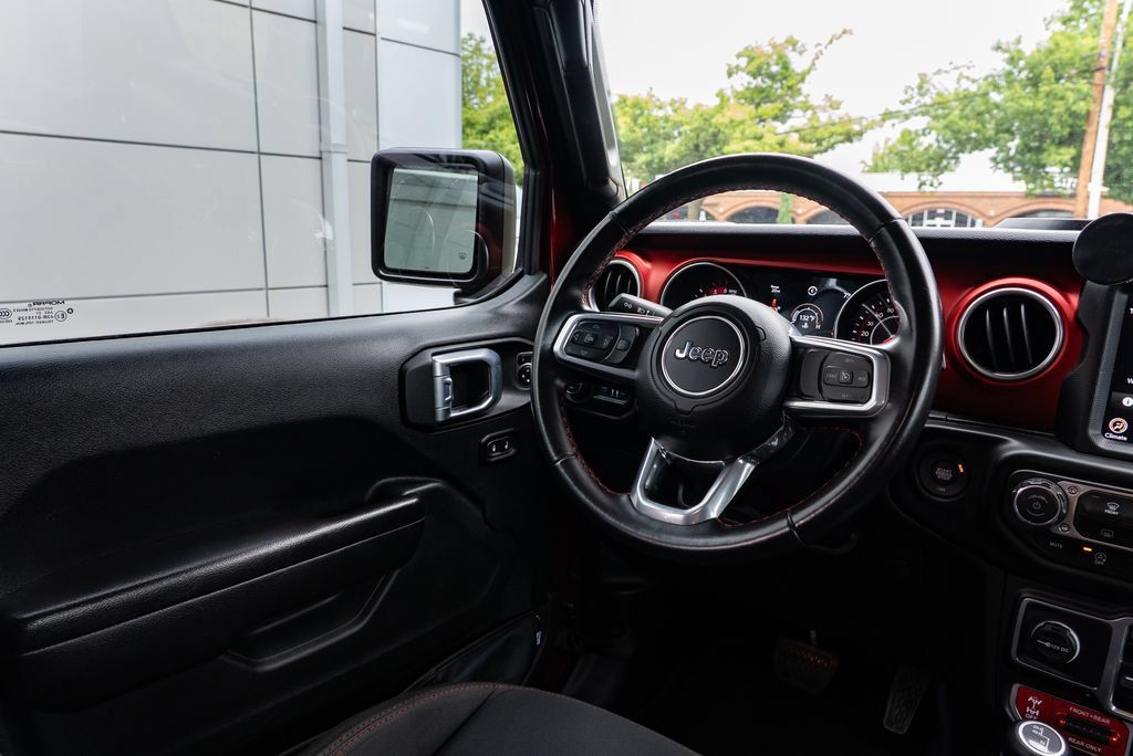 Used 2021 Jeep Gladiator Rubicon AWD/4WD image 12