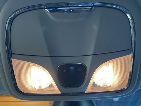 Used 2020 Jeep Cherokee Limited image 21