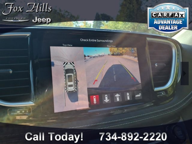 Certified 2025 Chrysler Pacifica Limited w/ Uconnect Theater Family Group FWD image 25