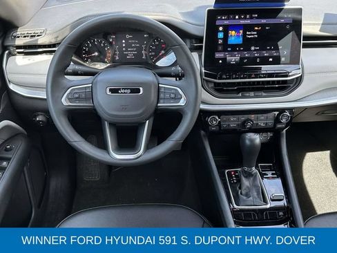 Used 2025 Jeep Compass Limited AWD/4WD image 12