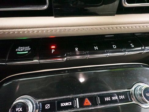 Used 2023 Lincoln Nautilus AWD w/ Premium Package image 21