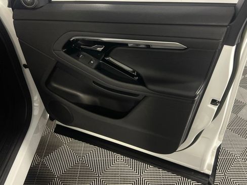 Used 2023 Land Rover Range Rover Evoque S image 33